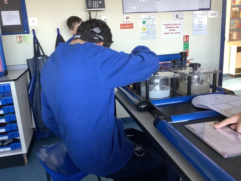 ASF pupils science workshop - News Blog - Saxon Mount School